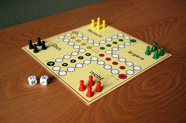 Les 10 meilleurs jeux de société à jouer en famille en 2023